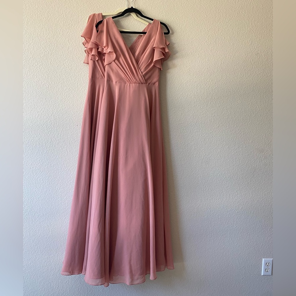 David’s Bridal Bridemaid Dress - size 4, Desert color, flutter sleeve